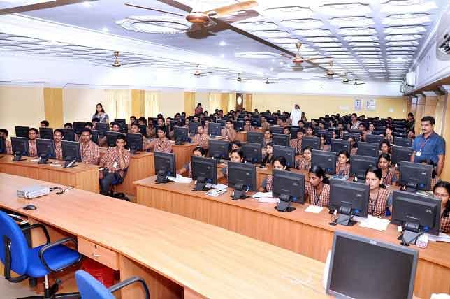 Mar Augusthinose College Ramapuram Kottayam Laboratory photo 1